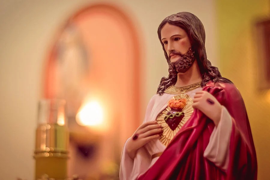 Drawing close to the Sacred Heart of Jesus